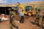  قوات الاحتلال تعلن خربة مكحول منطقة عسكرية مغلقة 