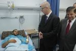 الحمد الله يزور الجرحى في مجمع فلسطين الطبي