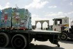  450 شاحنة بضائع ومساعدات لغزة عبر'كرم أبو سالم' 