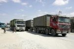 إدخال 260 شاحنة محملة بالبضائع لغزة