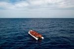  ارتفاع العدد النهائي لكارثة سفينة مهاجرين أمام تونس إلى 82