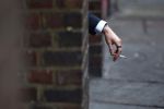 أول دولة في العالم تحظر التدخين 'نهائيا'