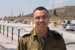 موقع 'إسرائيلي' يتهم أفيخاي أدرعي بإخفاء الحقائق خوفاً من مواجهة مع حماس