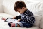دراسة فرنسيّة تكشف اضطرابا ‘خطيرا‘ لدى الأطفال بسبب الأجهزة الالكترونيّة