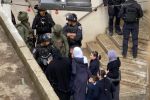 الاحتلال يغلق منزل الشهيد فادي أبو شخيدم في مخيم شعفاط