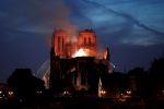 حريق هائل يدمر كاتدرائية نوتردام التاريخية في باريس