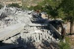 الاحتلال يهدم منزلا في شعفاط