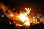 فيديو.. اصابات- قصف اسرائيلي متواصل على قطاع غزة وتدمير مكتب هنية