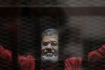 مطالب بنقل مرسي لتلقي العلاج 