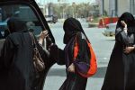 كسبت السعودية وخسر السائقون..1.4 مليون سائق أجنبي للأسر السعودية.. إليك بالأرقام ما ستجنيه الرياض من قيادة المرأة للسيارة 