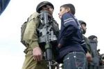 شاهد الفيديو: فتى فلسطيني يصفع جندياً صهيونياً بساحة الأقصى