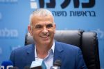 وزير المالية الإسرائيلي : سنقتطع رواتب الأسرى الفلسطينيين ' بضغطة زر '