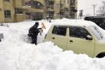 موجة الثلوج الكثيفة في اليابان لازالت مستمرة