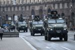 القوات الروسية على أبواب كييف.. وأمريكا تهدد وأوروبا تتوعد