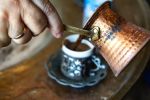  القهوة العربية، أكثر من مجرد مشروب لتعديل المزاج فمن مكتشفها... ماعزا إثيوبية أم راهب يمني؟  