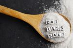 دراسة: تناول الملح يُضعف الجهاز المناعي