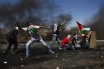 استطلاع في صفوف الشباب:حماس تتحمل مسؤولية فشل الانتخابات  فتح تحظى بثقة أكبر 