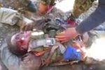 'فيديو': جندي روسي أسير بيد المعارضة السورية بعد اسقاط تركيا الطائرة الروسية