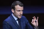 الرئيس الفرنسي يسترضي 'السترات الصفراء ' بـ100 يورو