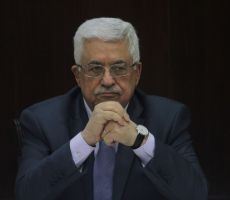 هارتس : اسرائيل قلقة من ضعف وتاّكل مكانة الرئيس عباس والتصعيد الكبير قادم