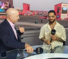 الفنان كولومبي يوبّخ إعلاميا إسرائيليا في قطر وينسحب من اللقاء