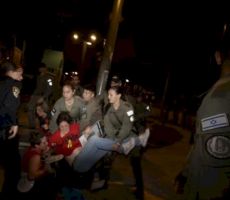 متظاهرون يخترقون حصون منزل نتنياهو في القدس مطالبين بإتمام صفقة تبادل أسرى