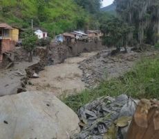 انهيار أرضي يبتلع قرية كولومبية ويقتل العشرات