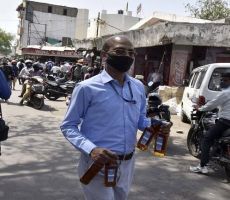 الهند.. وفيات وحالات خطرة جراء صهريج مشروبات كحولية مزيّفة