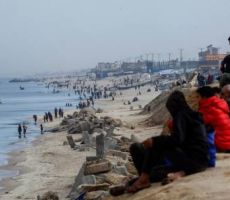 هآرتس: صعوبات تواجه الميناء العائم الذي تسعى واشنطن لإنشائه في غزة