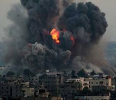 معاريف: غزة على وشك الانفجار ويجب ايجاد حلول سريعة وعاجلة