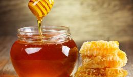 3 خطوات للتأكد من جودة العسل