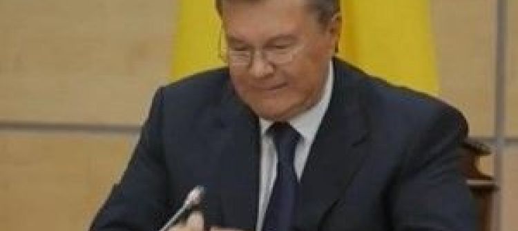 بالفيديو:رئيس اوكرانيا الهارب يغضب ويكسر قلمه 