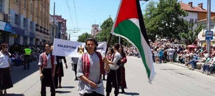 مشاركة فلسطينية في مهرجان الزهور الدولي في بلغاريا 