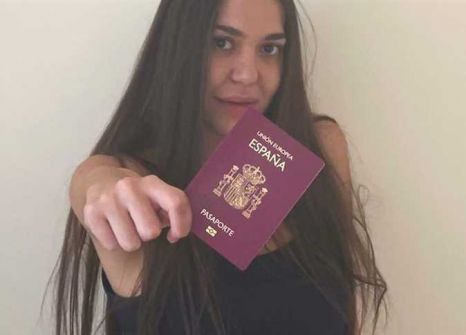 بسبب أصولها اليهودية منذ 600 عامًا: لاجئة فلسطينية تحصل على الجنسية الاسبانية! (القصة كاملة بالصور)