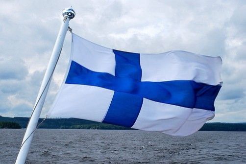رئيس الوزراء يوقع مع الحكومة الفنلندية اتفاقية منحة بقيمة 2 مليون يورو