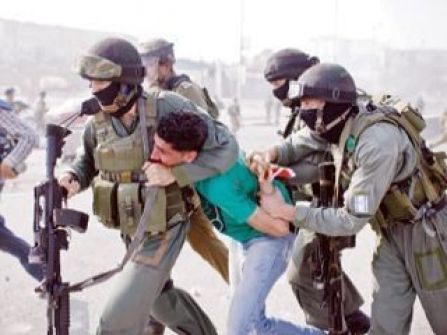  الاحتلال يعتقل شابين وثلاثة فتية في محافظة بيت لحم 