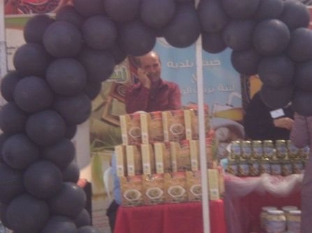 بالصور:بحضور وزير الزراعة افتتاح مهرجان العنب والمنتوجات الوطنية في بيت لحم