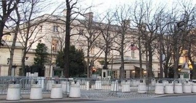 اعتقال 100 متظاهر ضد الفيلم المسىء أمام السفارة الأمريكية فى باريس