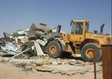 الاحتلال يهدم منازل قيد الانشاء في شيوخ العروب شمال الخليل 