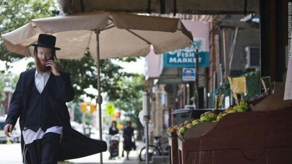 نيويورك: مهاجمة حاخام بعد فضيحة اعتداء جنسي 