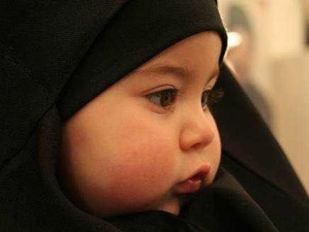 ويستمر شذوذ الفتاوي ..داعية سعودي: على الوالدين تغطية وجه الطفلة إذا كانت مشتهاة - 