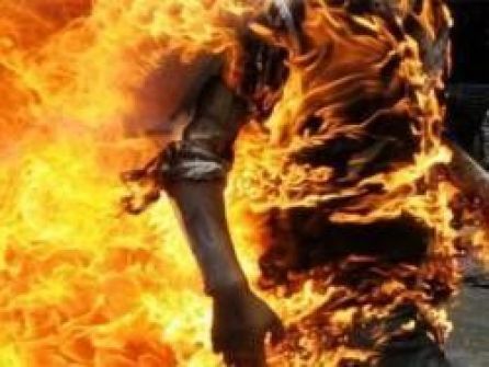 مغربي يحرق نفسه بسبب الأضحية