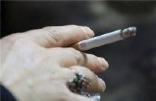 معمرة بريطانية : 20 سيجارة وكأس نبيذ يومياً سر طول العمر والصحة