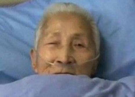 عجوز صينية تتحدث بالانجليزية فقط بعد إفاقتها من غيبوبة 