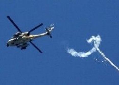 طائرات حربية إسرائيلية تجوب أجواء غزة مطلقة بالونات حرارية