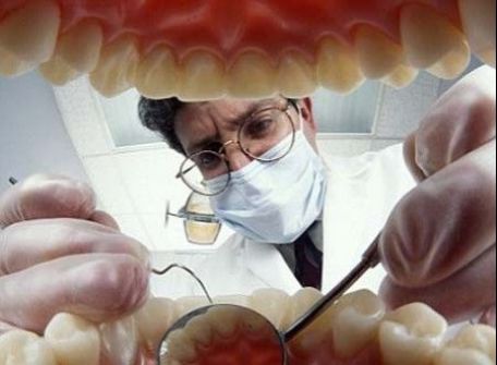 عالم مصري: الأسنان بيت الداء لنحو 60%من أمراض القلب