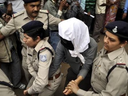 محكمة هندية تصدر حكما بالسجن مدى الحياة على ستة رجال بتهمة الاغتصاب الجماعي لسائحة سويسرية