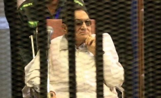 صحيفة فرنسية: عدم إدانة مبارك دليل على 