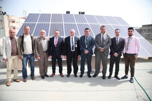 جوال و بلدية البريج يفتتحان مشروع الطاقة الشمسية
