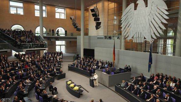 قصيدة 'معاشرة الحيوانات' تصل إلى البرلمان الألماني